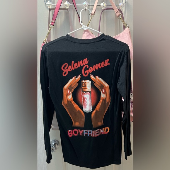 Selena Gomez Merch - Picture 3 of 4